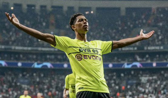 弗里克西甲场均积分2.36，执教50+场主帅中仅次于瓜帅和穆帅（西甲场均2.36分，弗里克在50+场主帅中仅次于瓜帅与穆帅）