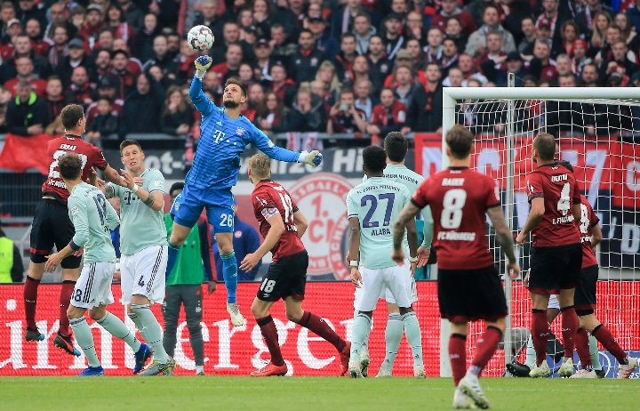 没变胖！哈兰德社媒晒称重照片，严格遵循瓜帅的体重管理要求（哈兰德晒称重照否认发福，严格执行瓜帅体重管控）