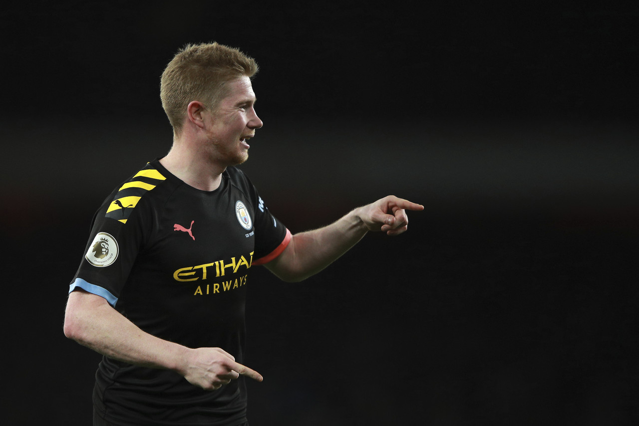 防线告急！曼联连续9场失球，英超丢球数高居第六（后防告急：曼联已连续9场被破门，英超失球数位列第六）