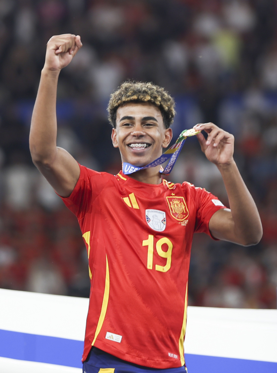 年度连斩55球！姆巴佩冲击C罗纪录，奋力创皇马历史新篇章