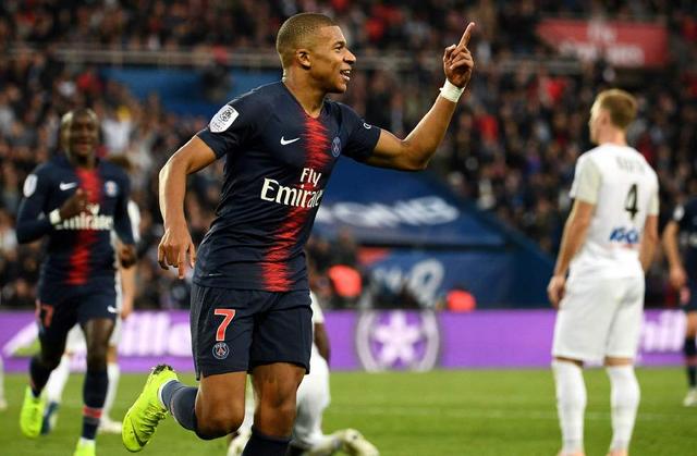 赫罗纳-皇家马德里比赛的VAR争议：姆巴佩手球进球被取消